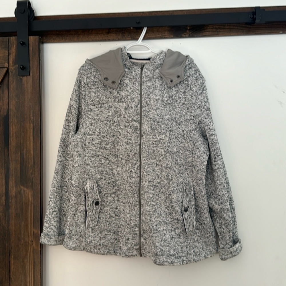 🎉 Natural Reflections Sweater (small Stain)